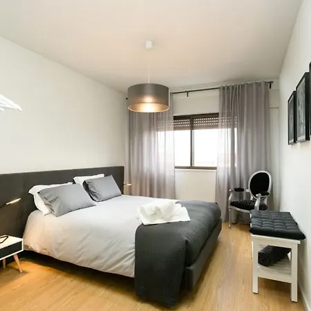 Apartment Aposentus - Elegant Functionality Downtown *