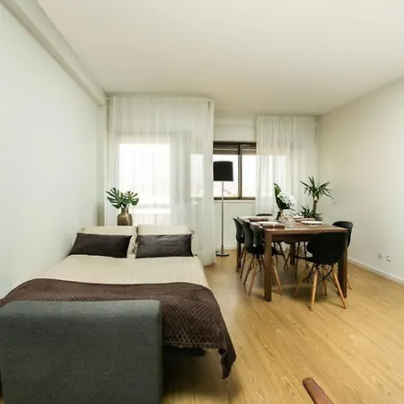 Apartment Aposentus - Elegant Functionality Downtown