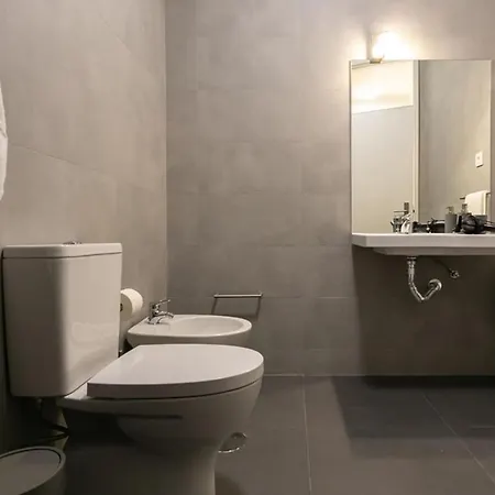 Aposentus - Elegant Functionality Downtown Appartement Oporto