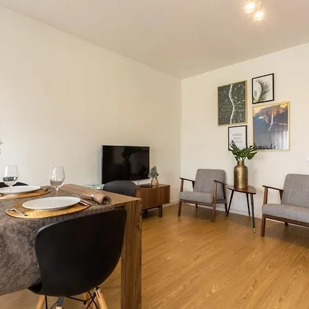 Aposentus - Elegant Functionality Downtown Appartement Porto