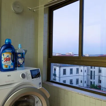 Aposentus - Elegant Functionality Downtown Appartement