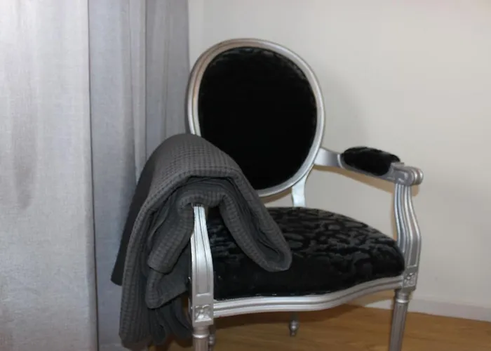 Aposentus - Elegant Functionality Downtown Apartman