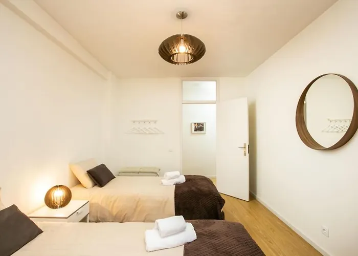 Aposentus - Elegant Functionality Downtown Apartman *