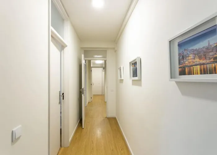 Aposentus - Elegant Functionality Downtown * Πόρτο