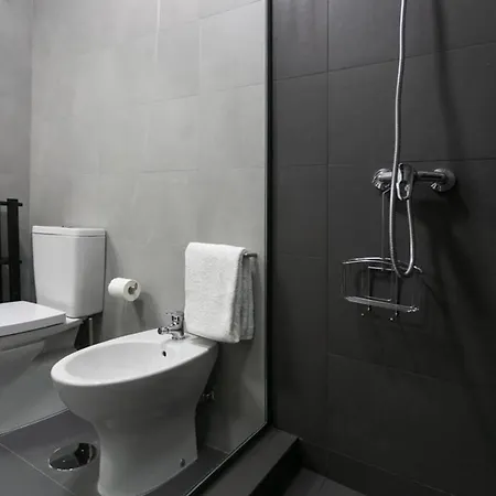 Aposentus - Elegant Functionality Downtown Porto