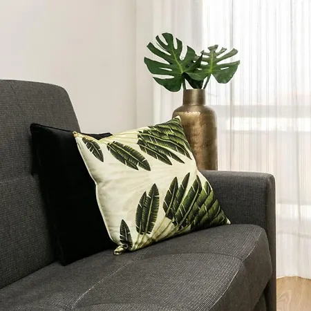 Aposentus - Elegant Functionality Downtown *