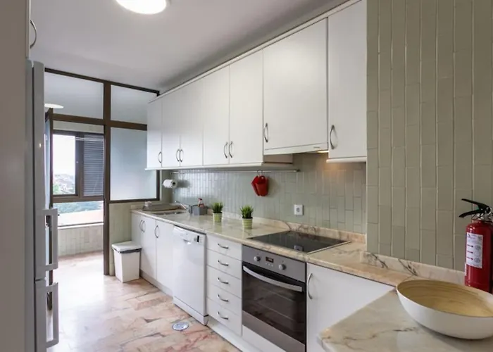 Aposentus - Elegant Functionality Downtown * Oporto