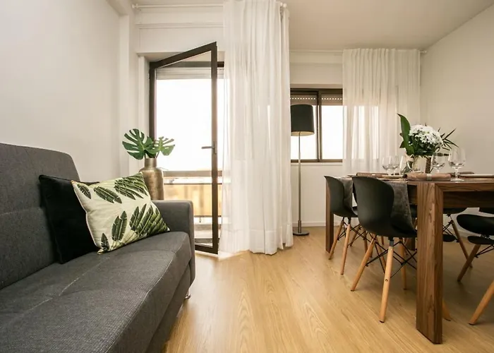 Aposentus - Elegant Functionality Downtown Oporto