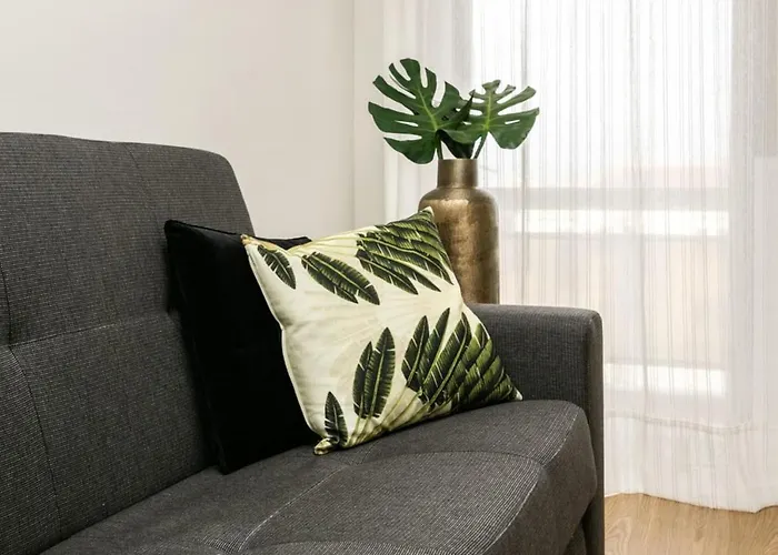 Aposentus - Elegant Functionality Downtown *