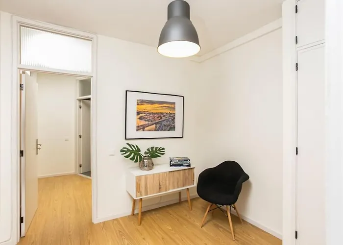 Aposentus - Elegant Functionality Downtown Appartement