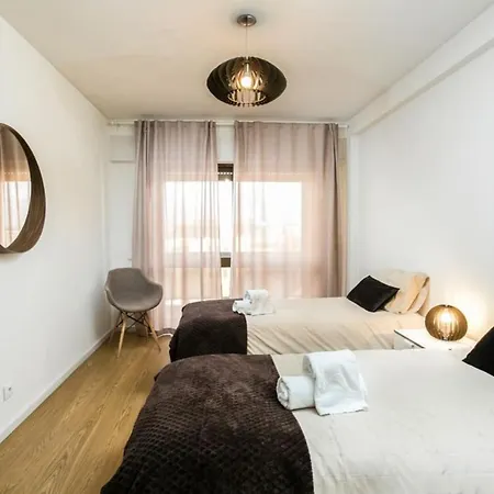 Aposentus - Elegant Functionality Downtown